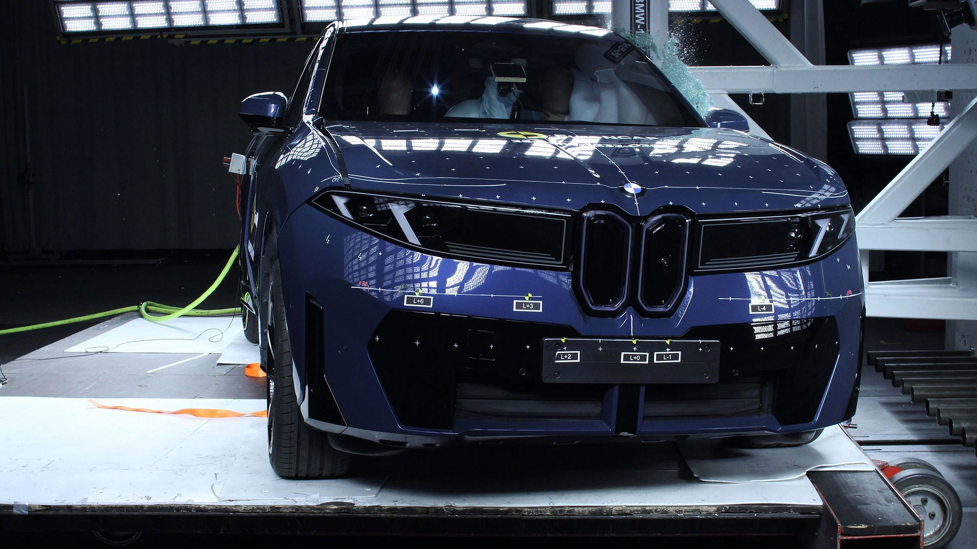 BMW iX3通過2026 ANCAP，成為首款獲取新制五星安全評價車款