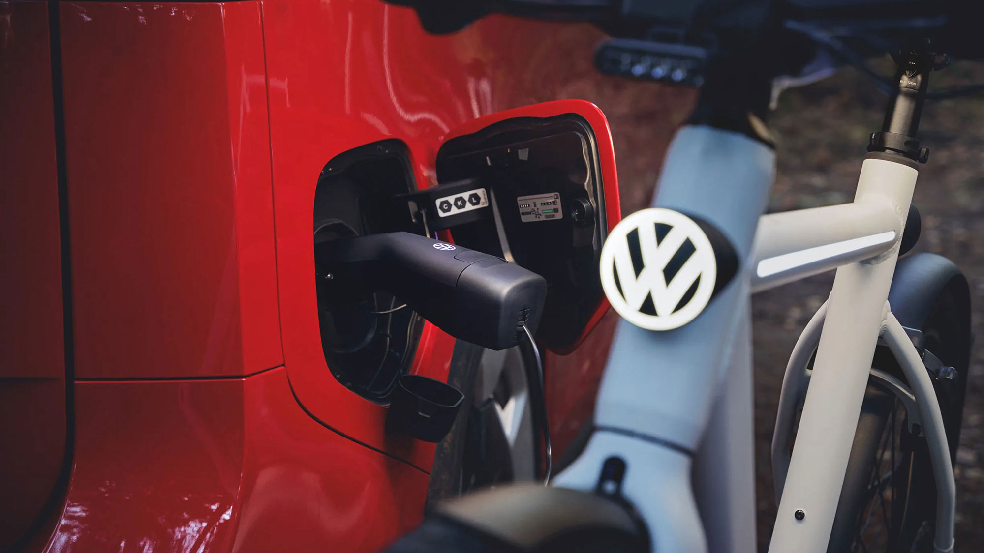 Volkswagen推出智慧電動自行車生態系，將汽車安全科技全面帶進微型移動