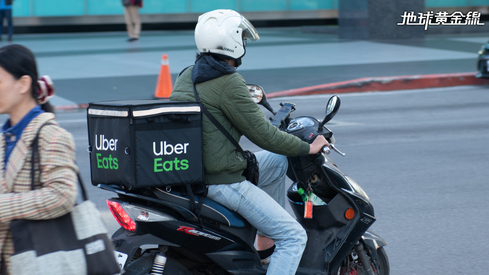 Uber機車載客惹議！交通部重申屬違法，立院法制局建議修法開放