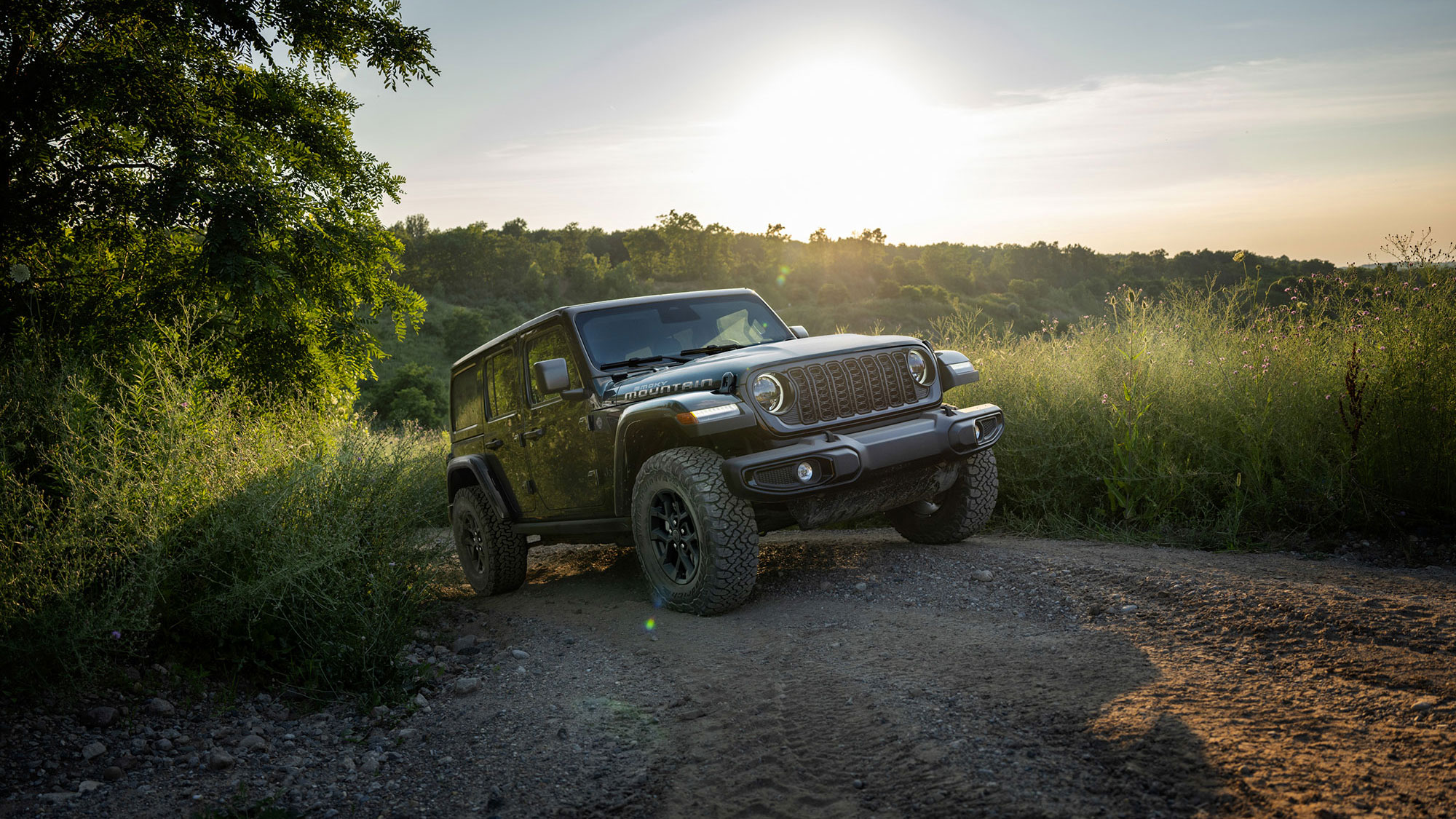 Jeep Wrangler Smoky Mountain特仕版登場，造型致敬大煙山