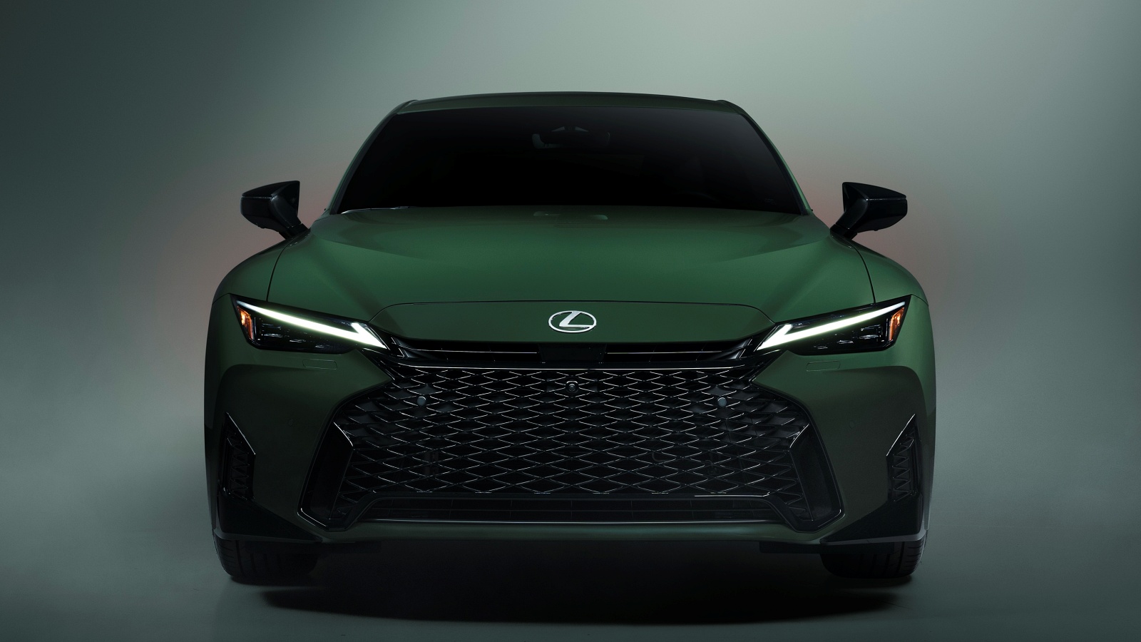 Lexus IS 350推限量特仕版！消光綠車色加BBS鍛造輪圈超搶眼