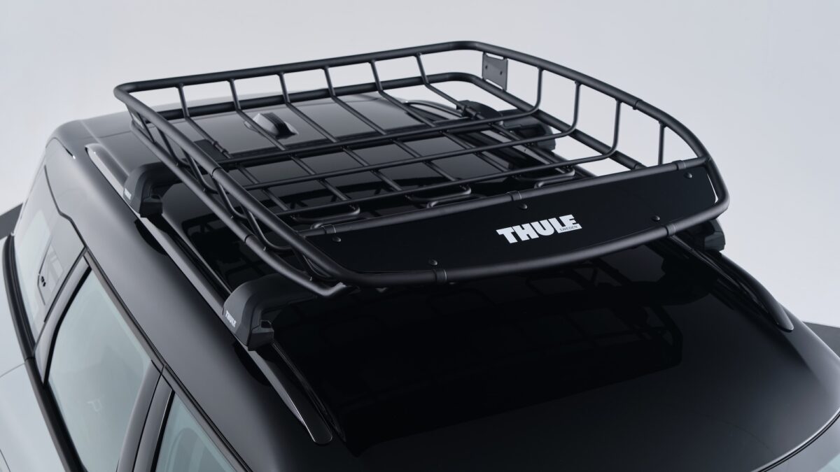 Green Peak特仕版標準配備Thule Canyon XT車頂置物籃與車頂架系統。（圖／MINI提供）